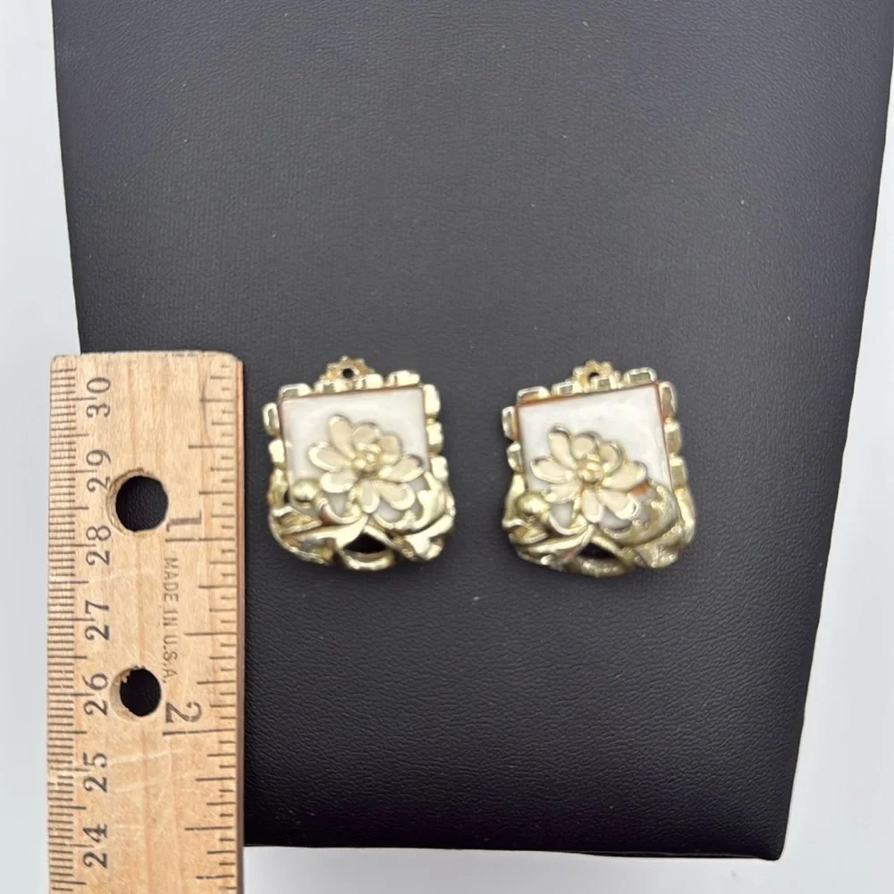 Vintage statement art deco oversized white gold tone flower clip on earrings